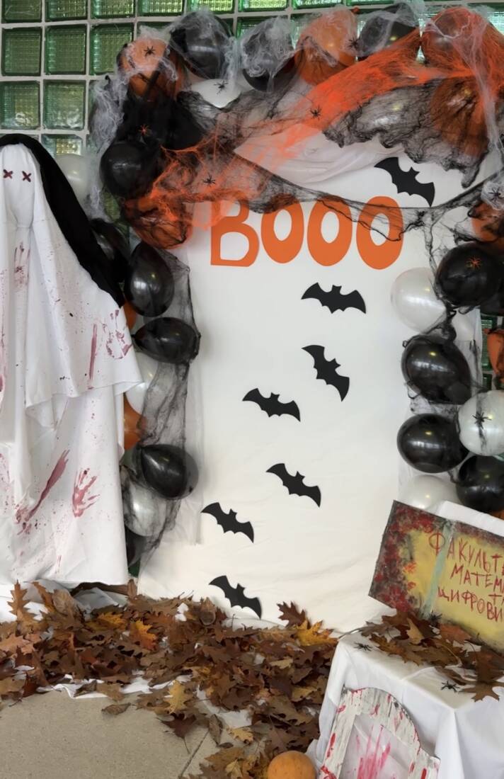 На ФМЦТ відзначили Геловін тематичними конкурсами і «викраденням» студентів із аудиторій