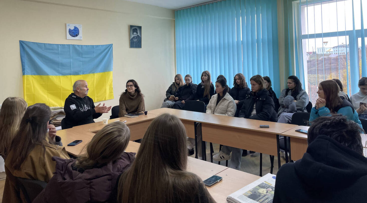 «Будьте чесними з собою», – досвідчений медійник Осип Лобода ділився досвідом зі студентами