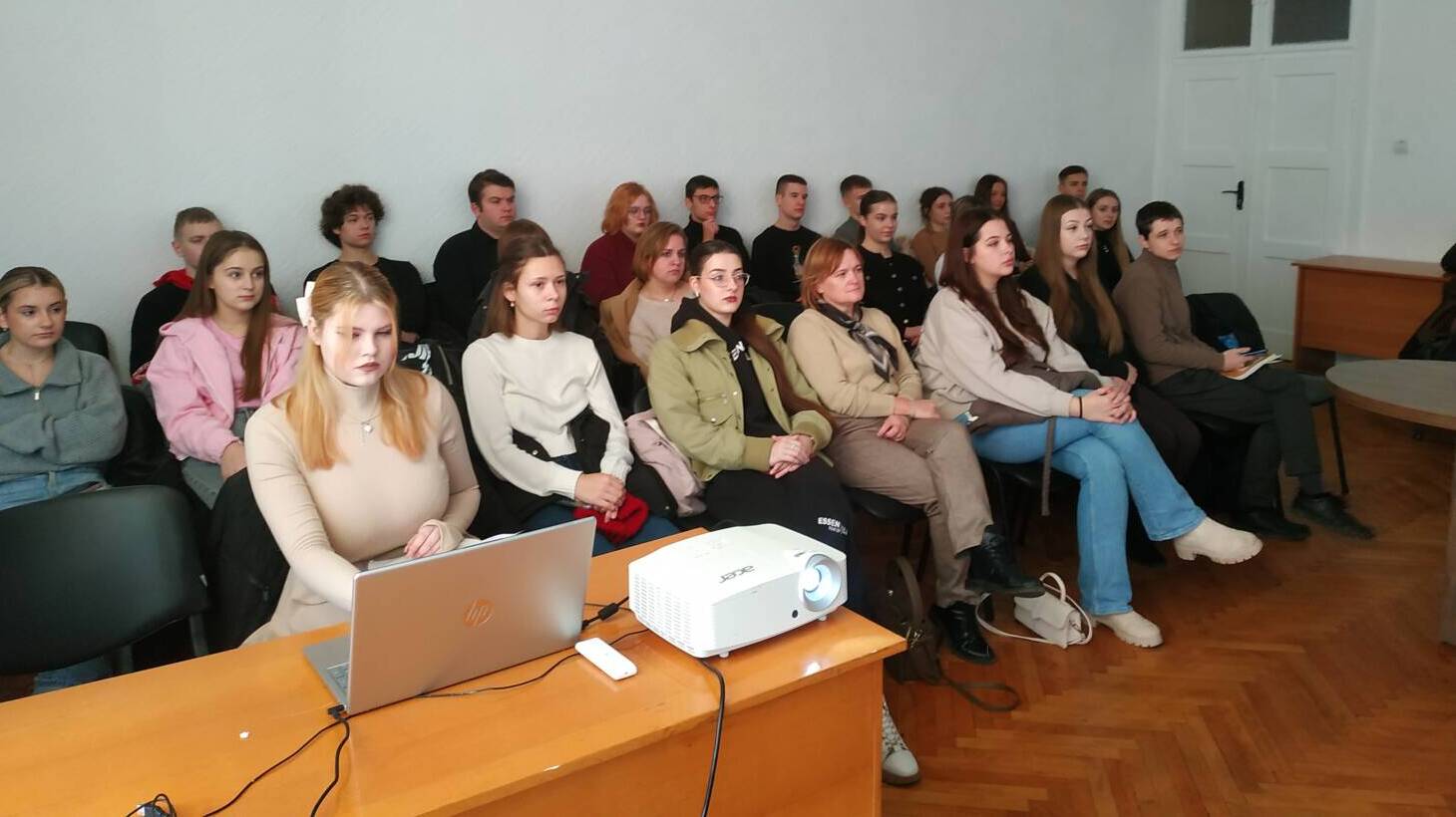 Міждисциплінарний експеримент у стінах замку: історики та юристи УжНУ об’єдналися для вивчення витоків закарпатської освіти