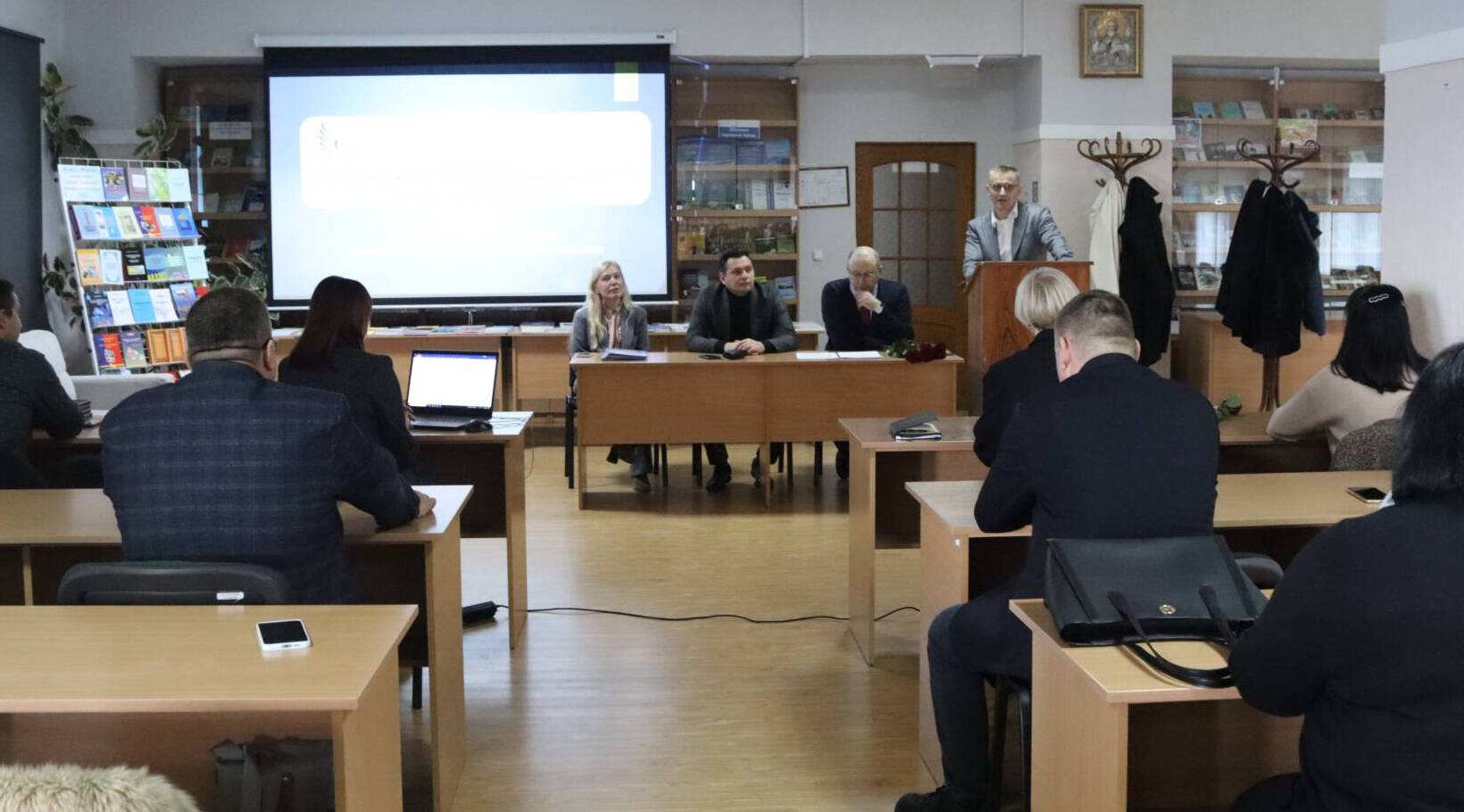 35 років на службі підготовки майбутнього: кафедра політології і державного управління УжНУ відзначила ювілей