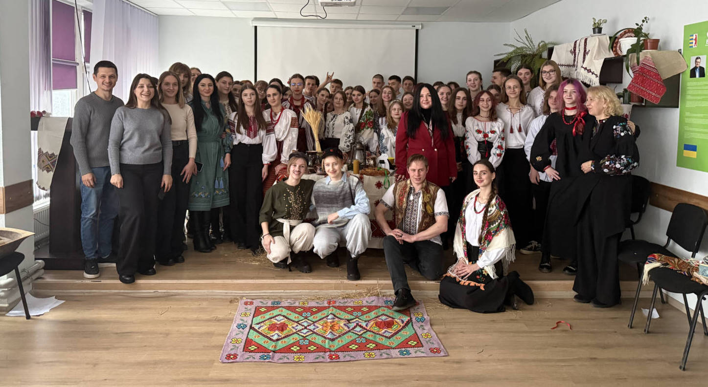 Калита, пісні і ворожіння: на філологічному факультеті провели атмосферні Андріївські вечорниці